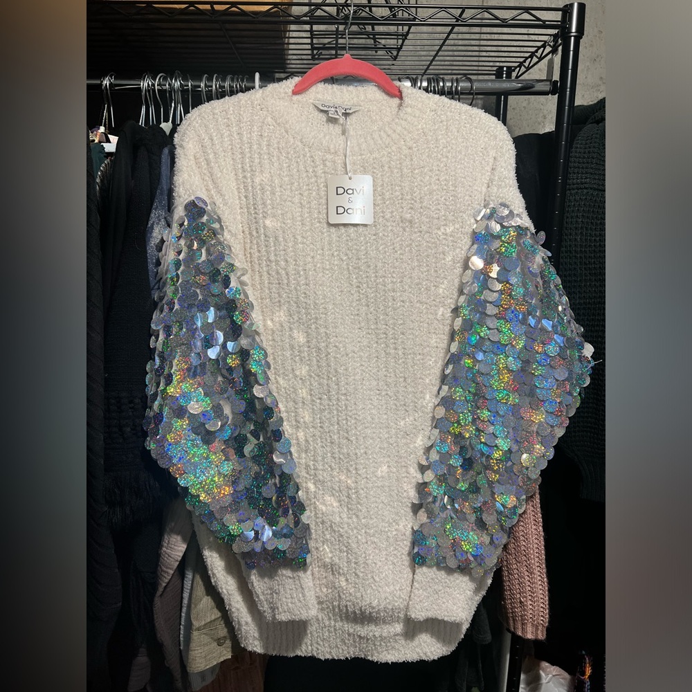 Davi & Dani off-white sequin sleeve sweater.  Size SM.  New with tags.